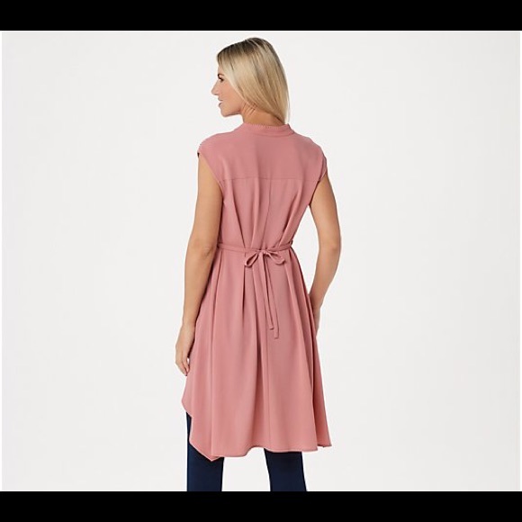 Vince Camuto split neck high-low - Picture 2 of 3